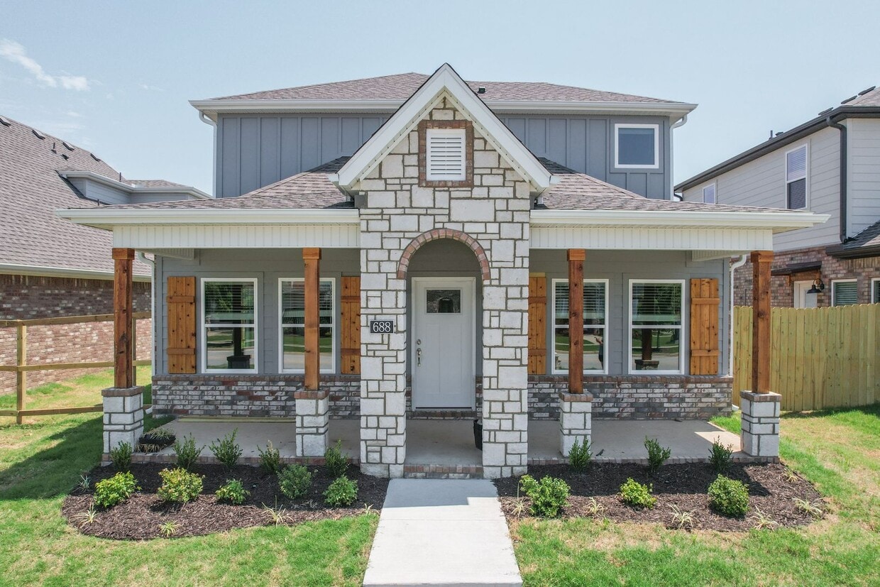 Now Preleasing - Now Preleasing