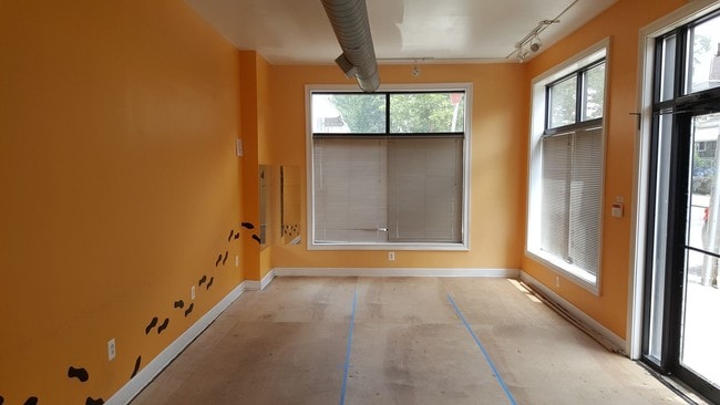 Interior Photo - 231-233 W Coulter St