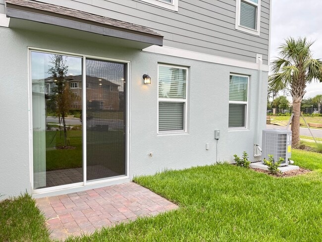 Building Photo - 437 Legacy Lp