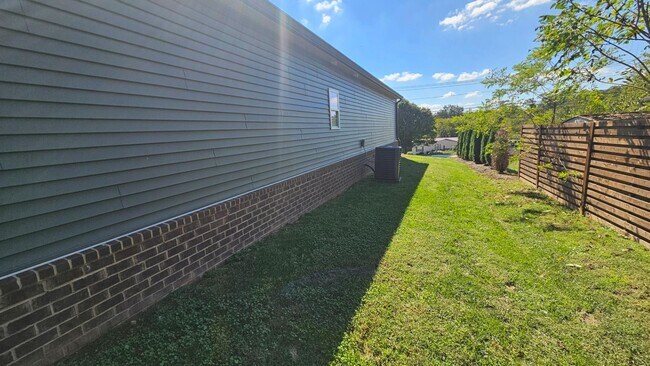 Foto del edificio - 9713 Dutchtown Rd