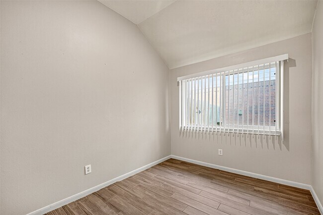 Foto del edificio - 9241 Clearwood Landing Blvd