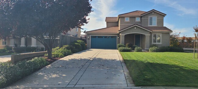 Building Photo - BEAUTIFUL SINGLE-FAMILY HOME IN BLACKSTONE...