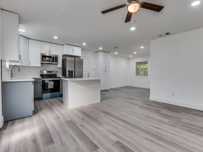 Building Photo - 715 Botany Bay Dr