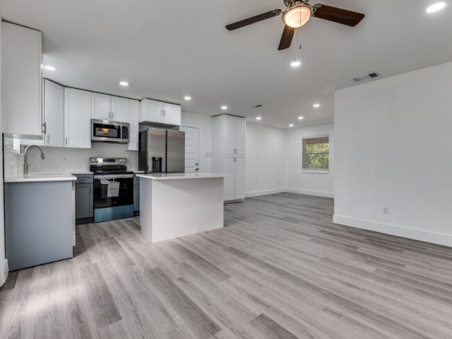 Foto del edificio - 715 Botany Bay Dr