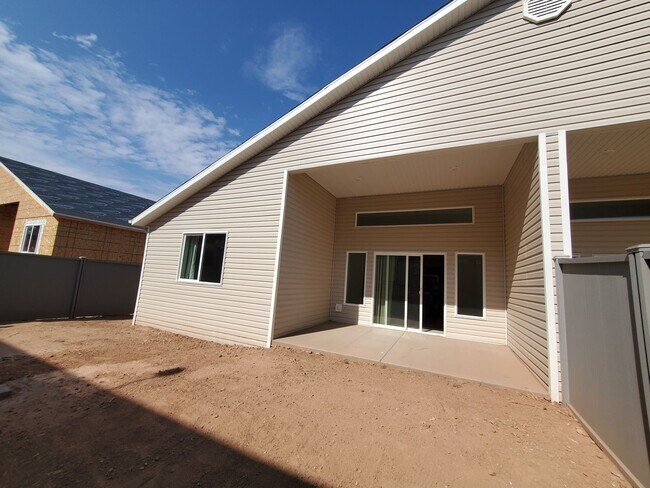 Building Photo - Mountain Vista Townhome