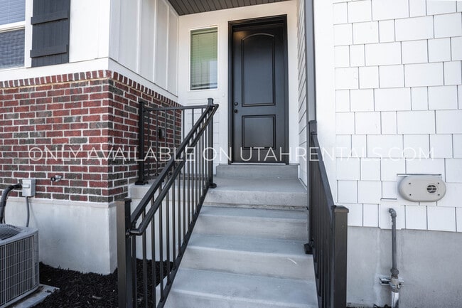 Building Photo - 3928 W Teton Way