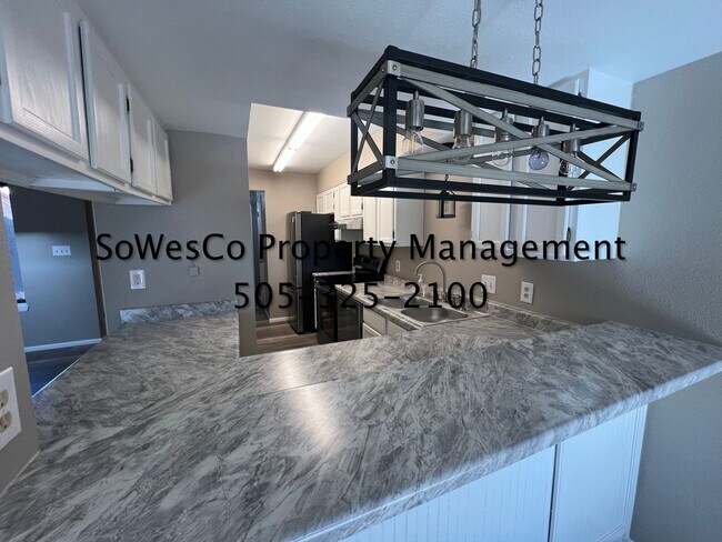 Foto del edificio - Beautifully Remodeled Condo  (with seasonal pool upon availability
