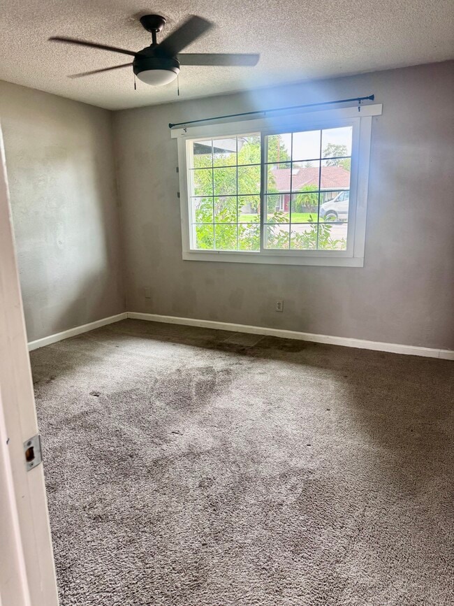Foto del edificio - 3429 Adams Ln