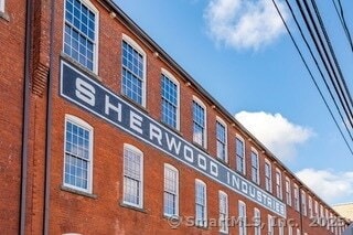 Primary Photo - 10 Main St