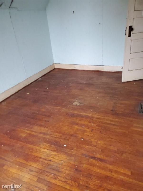 Building Photo - 3 br, 1 bath House - 412 N State St
