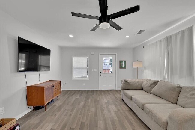 Foto del edificio - 280 Stone Mountain St