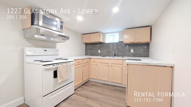 Building Photo - 1227 Gladstone Ave