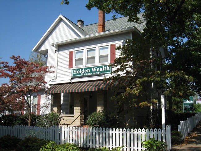Building Photo - 631 N Walnut St