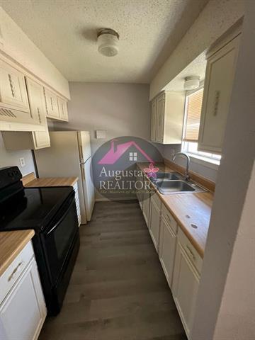 Building Photo - 2410 N Willis St