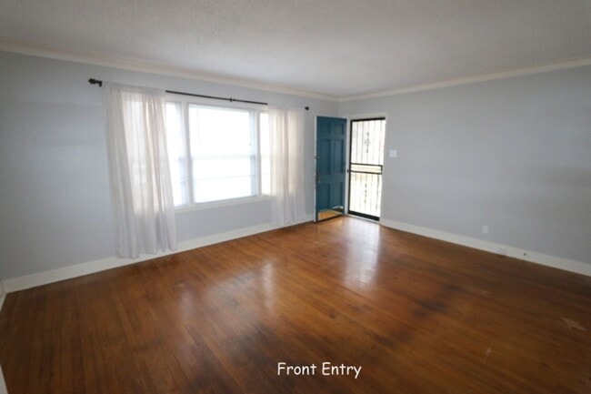 Photo - GREAT NEIGHBORHOOD - LOTS OF ROOM House