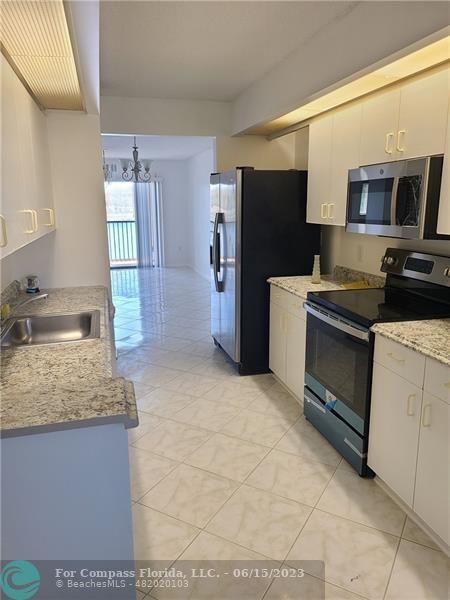 Foto del edificio - 13700 SW 14th St