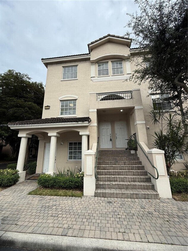 Foto principal - 5620 NW 114th Path