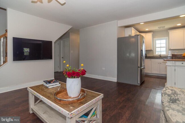 Foto del edificio - 70 Huckleberry Ln