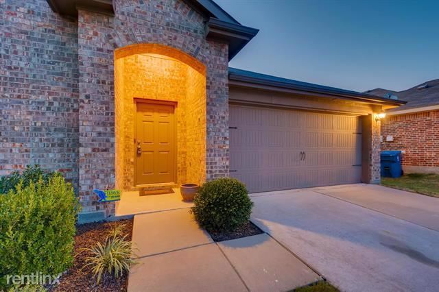 Building Photo - 4 br, 2 bath House - 2005 Zavala