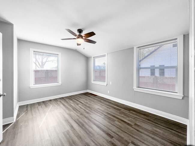 Foto del edificio - Spacious 6 Bedroom Home w/ Room for Everyone!
