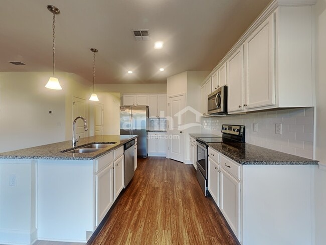 Foto del edificio - 3051 Creek Village Ln