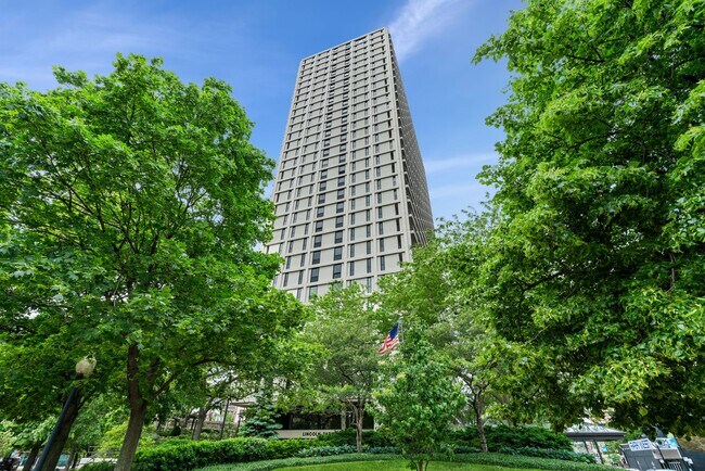 Foto del edificio - 1960 N Lincoln Park W