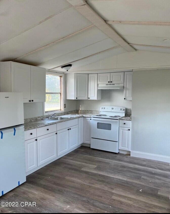Foto principal - 7117 Collins Rd
