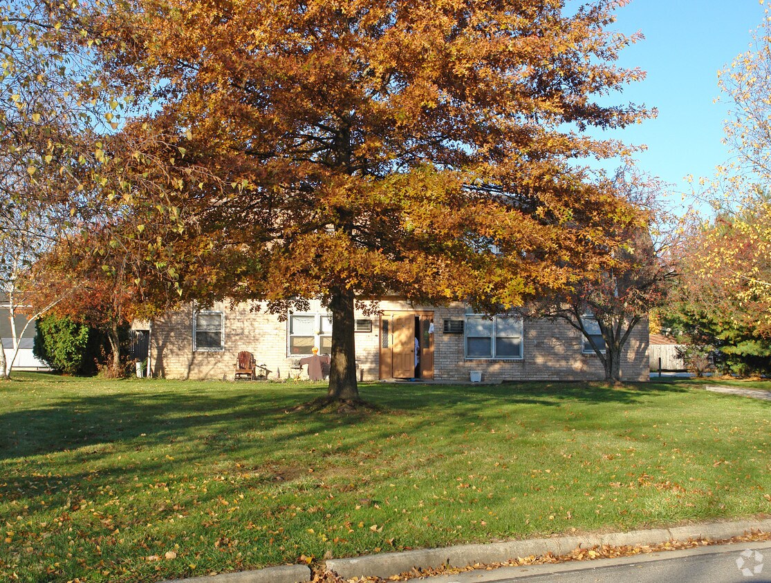 126 Lemans Dr, Youngstown, OH 44512 Apartments in Youngstown, OH