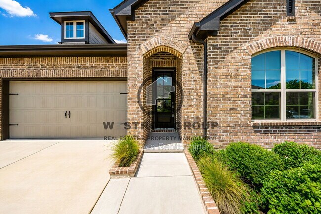 Building Photo - 8637 Spindletop Dr