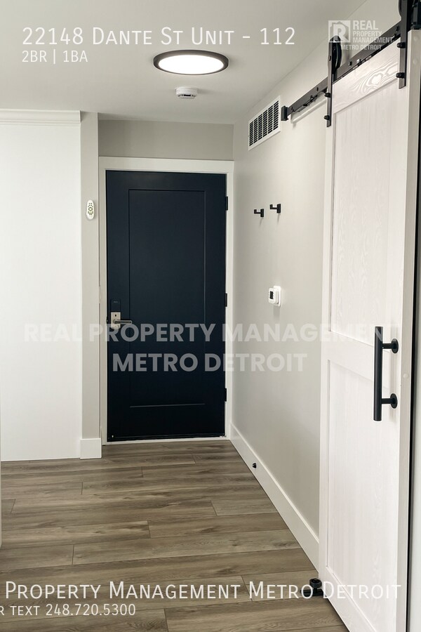 Foto del edificio - 22148 Dante St