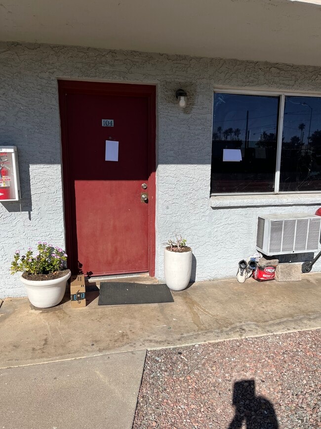 Building Photo - 35 N May