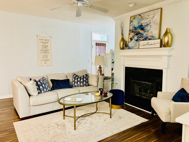 Main living area - 609 McGill Park Ave NE