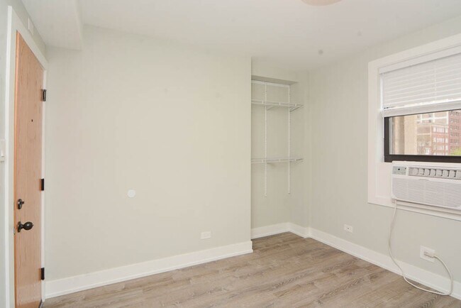 Foto del edificio - 508 W Belmont Ave