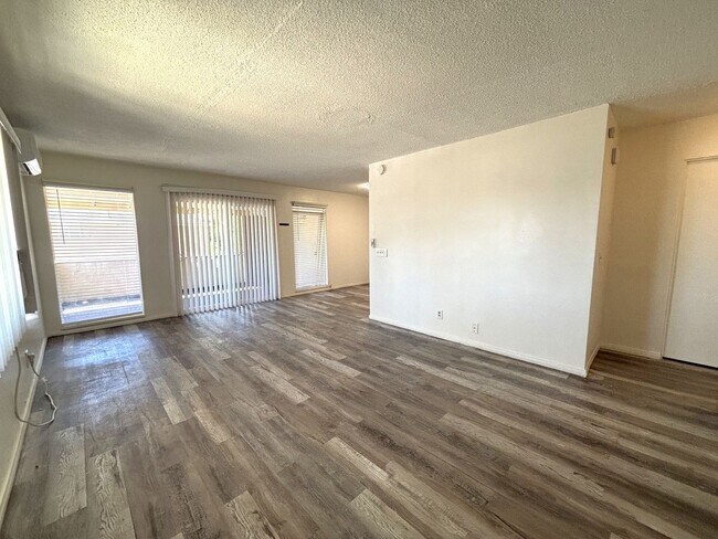 Foto del edificio - 21301 Lake Shore Dr