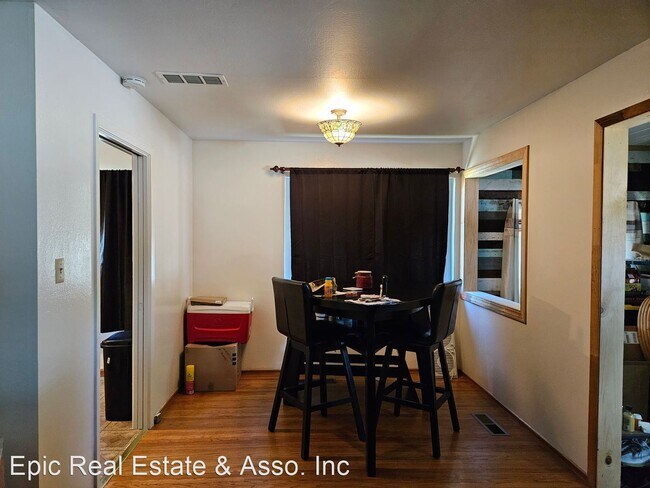 Foto del edificio - 3 br, 2 bath House - 825 Newgate Way