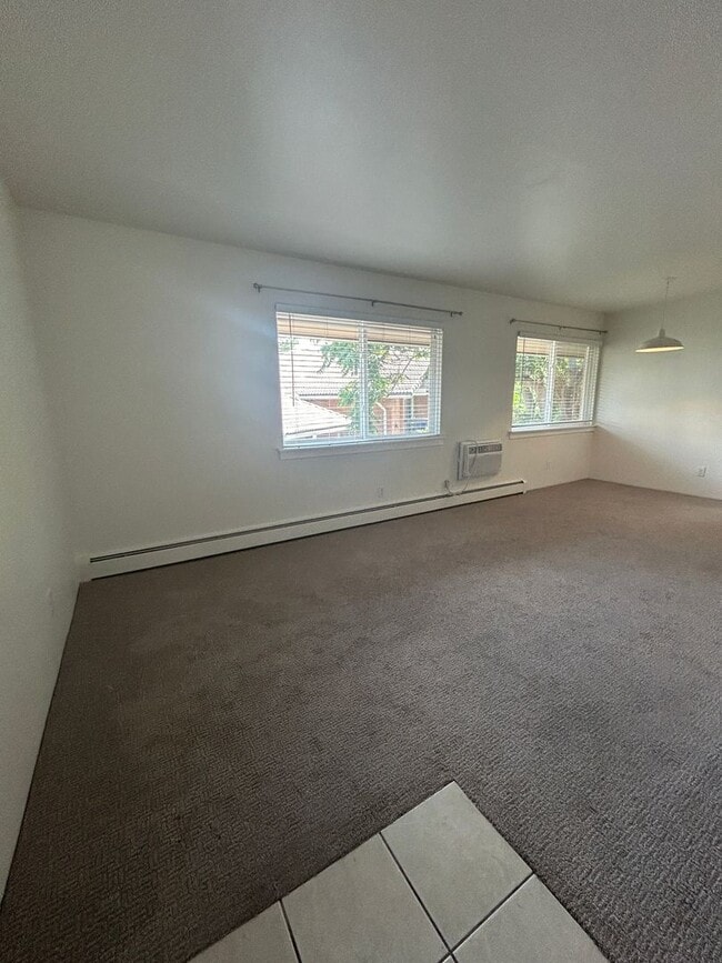 Foto del edificio - 1 Bedroom Condo for Rent at Cedar Crest in...