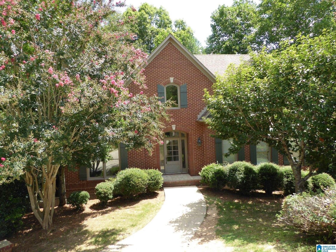 Primary Photo - 1040 Cole Cir