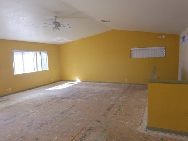 Building Photo - 7227 W Larkspur Dr