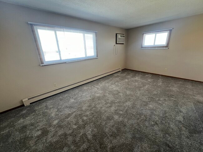 Foto del edificio - 2216 18 1/2 Ave NW