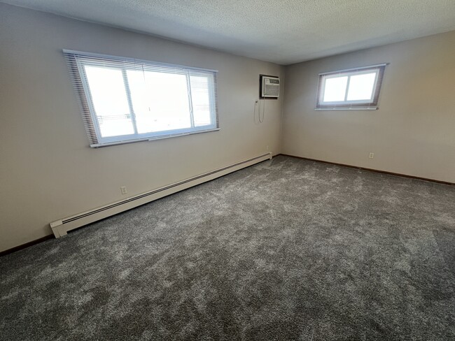 Building Photo - 2216 18 1/2 Ave NW