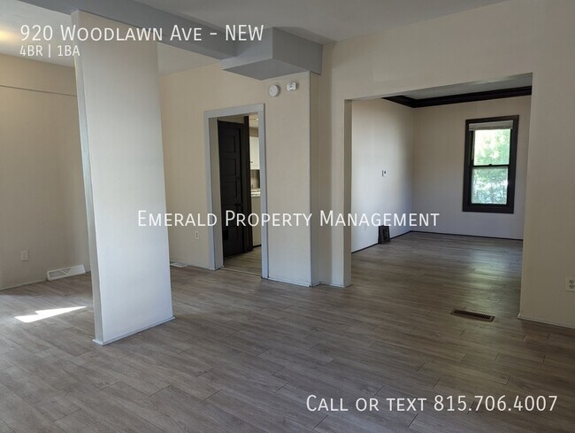 Foto del edificio - 920 Woodlawn Ave