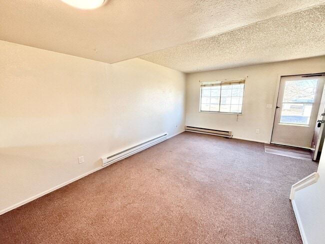 Building Photo - 87 Castle Royal Dr