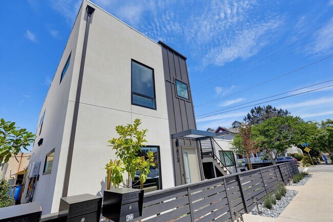 Building Photo - 426-426 Arbor Dr