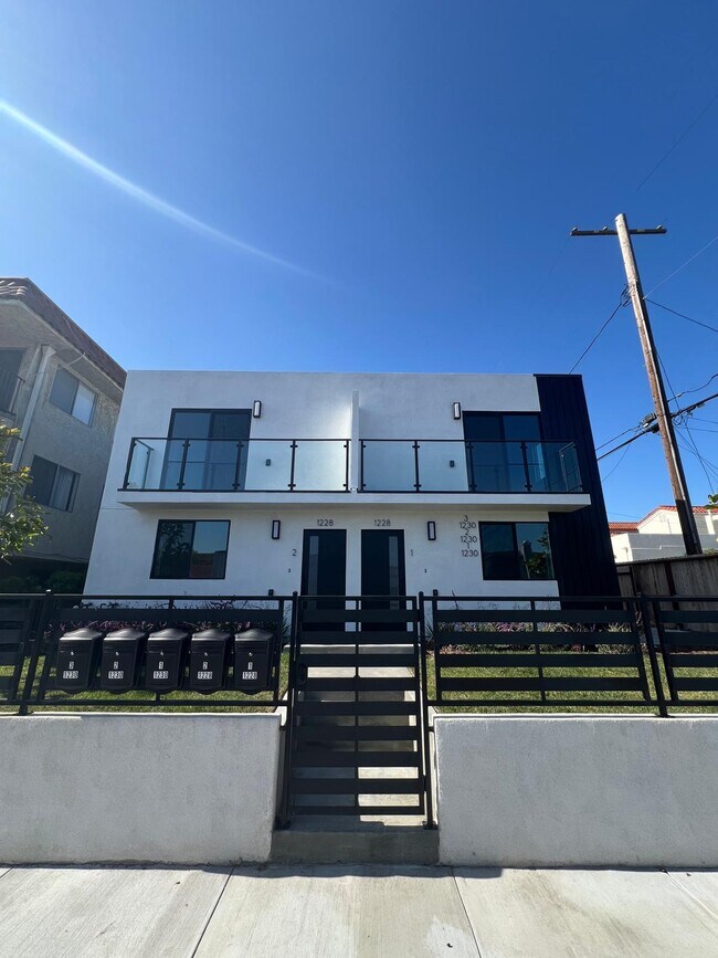 Building Photo - 1230 W 8th St
