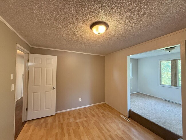 Foto del edificio - Price Drop!  Charming 4BR Home with Bonus ...