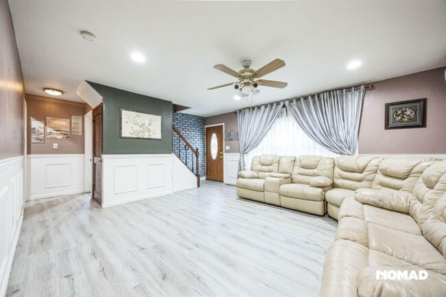 Foto del edificio - Spacious 5BR House in Levittown