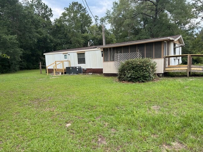Building Photo - Double Wide on 1 Acre in Crawfordville