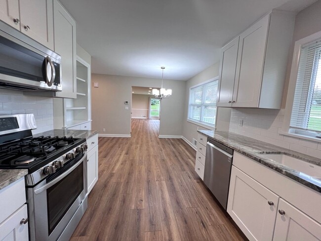 Building Photo - Recently Renovated Home within Walking Dis...