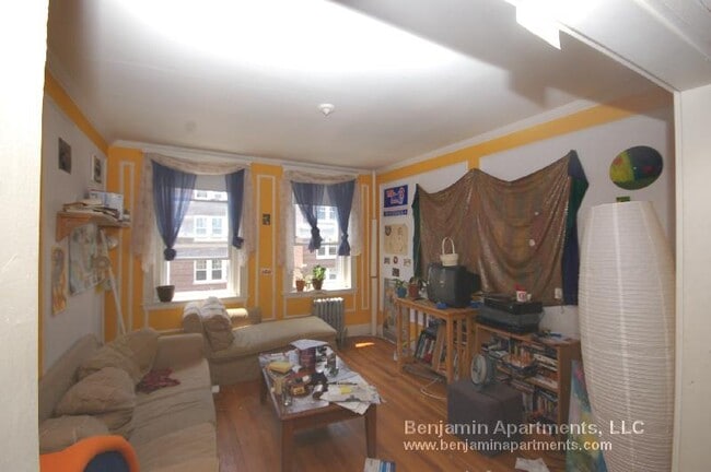 Building Photo - 5 Vinal St