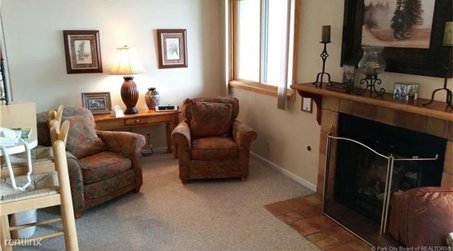 Building Photo - 2 br, 2 bath  - 401 Silver King Dr